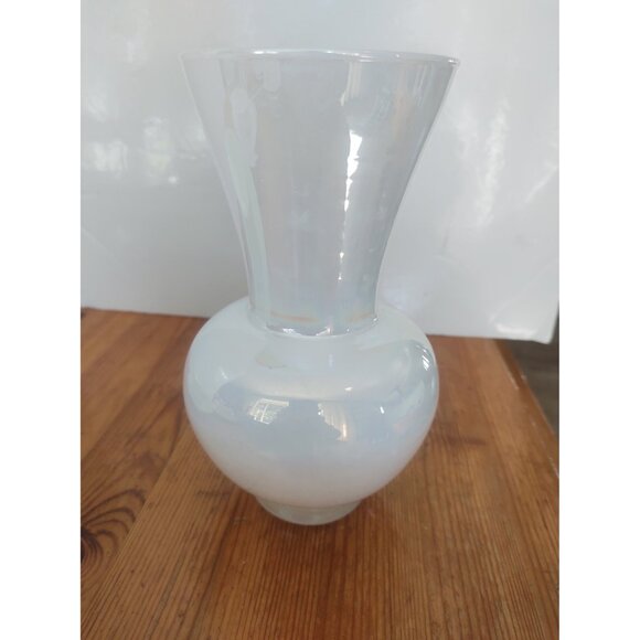 Vintage Painted Iridescent White Vase Hand Blown signed by artist 7 1/4" - Picture 5 of 11